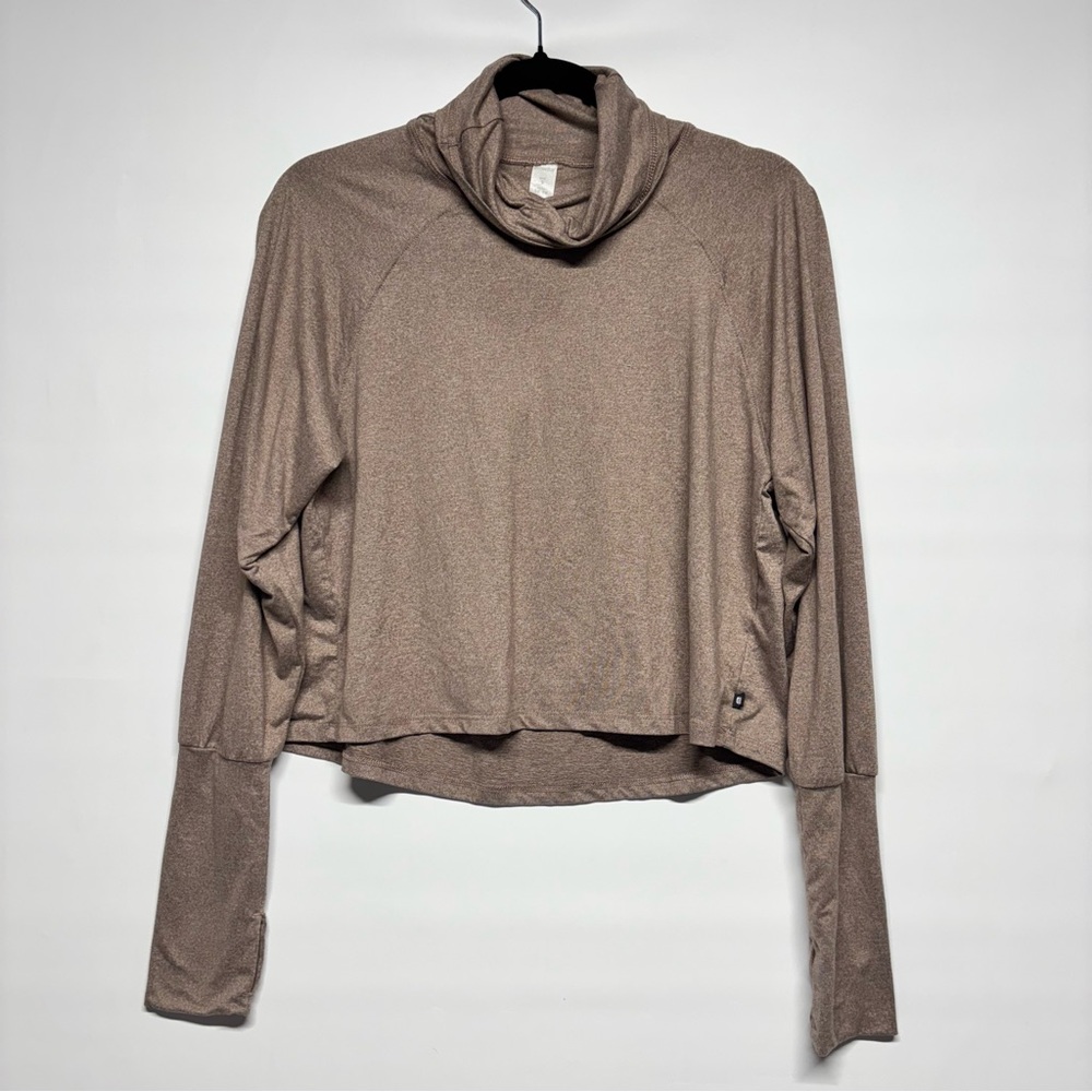 ✨Marika Workout Top Turtleneck Size S